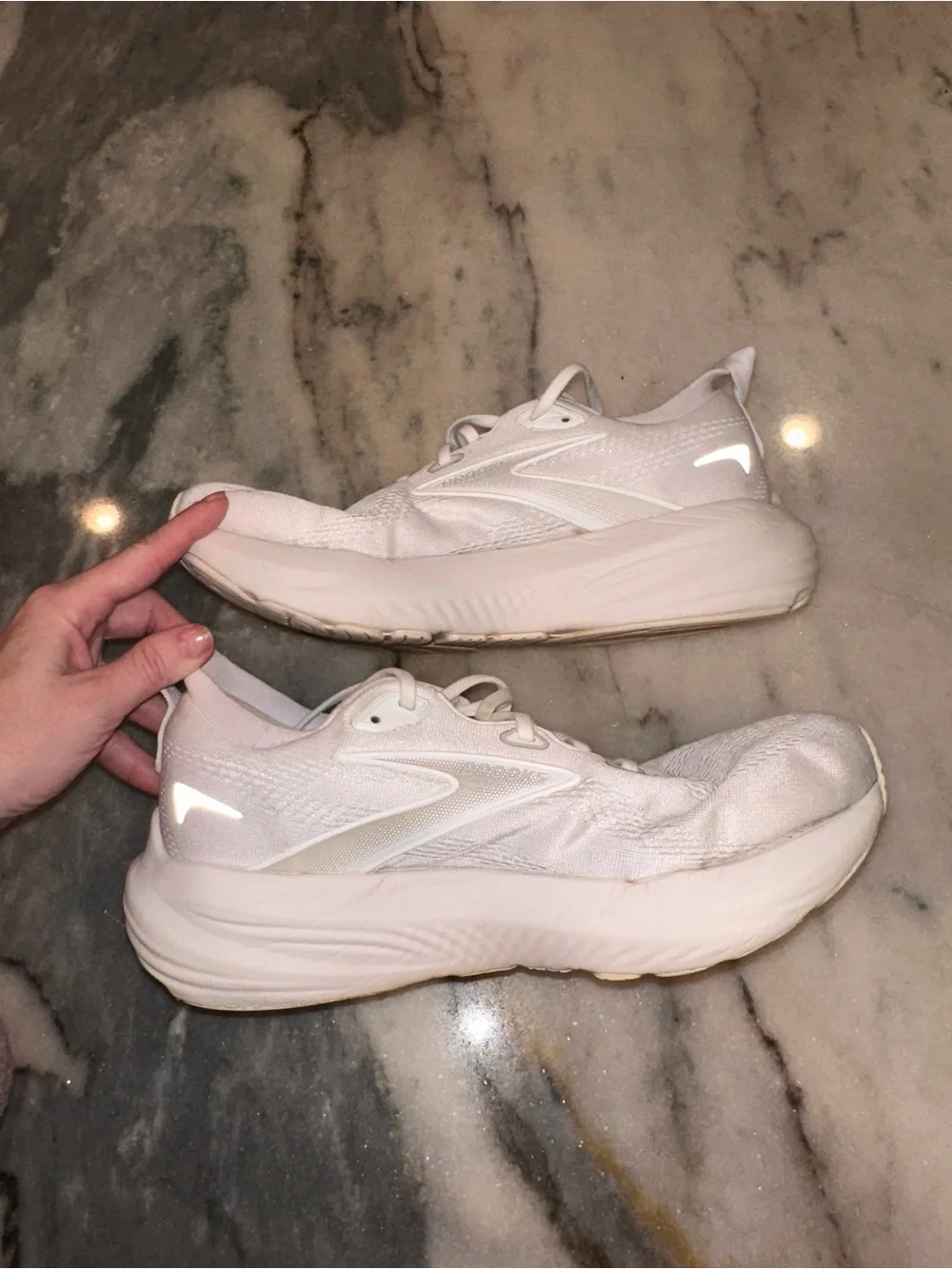 Brooks Size 10 White Women's Running Sneakers